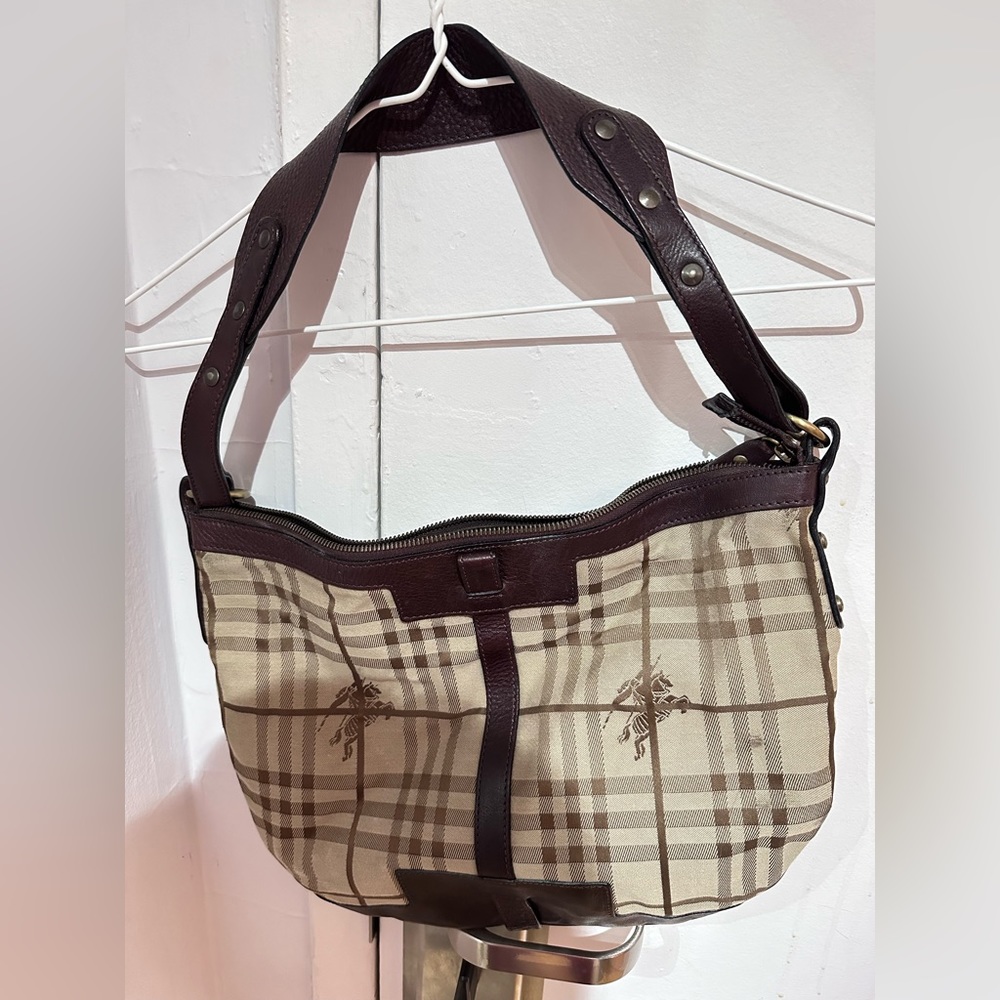 A vintage Burberry handbag